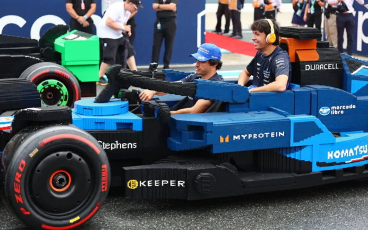 Drivers Carlos Sainz and Alexander Albon, Williams